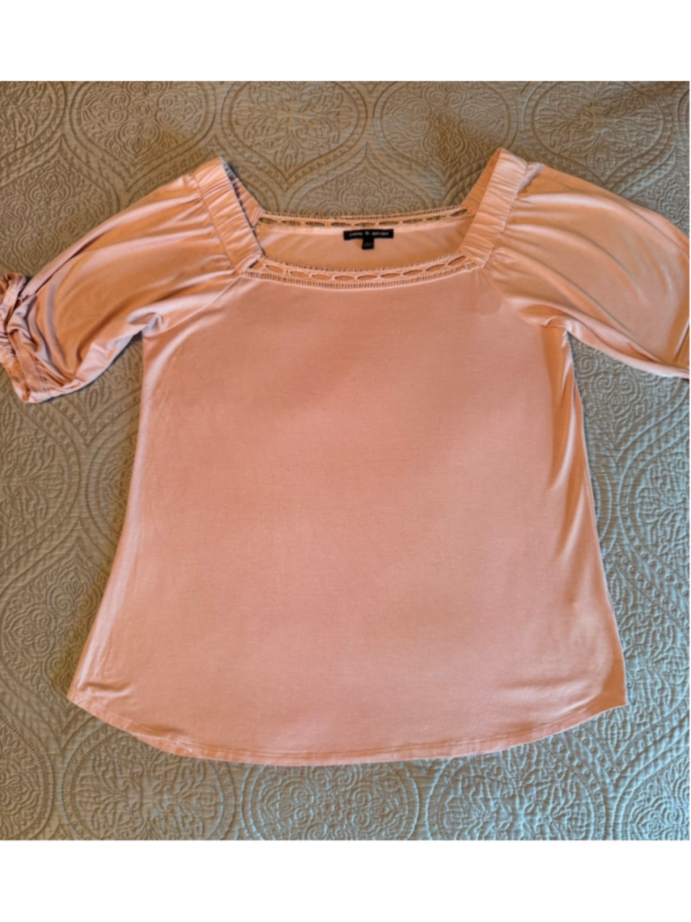 Women's Cable & Gauge Blouse Size L Pink Crochet Neck Tie Sleeve Top - Picture 4 of 8